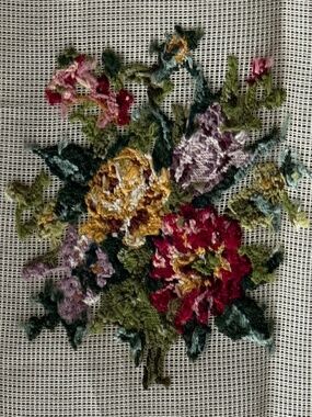 Scovill Dritz Vintage Floral Needlepoint Canvas 100% Wool 16x16 New Old Stock